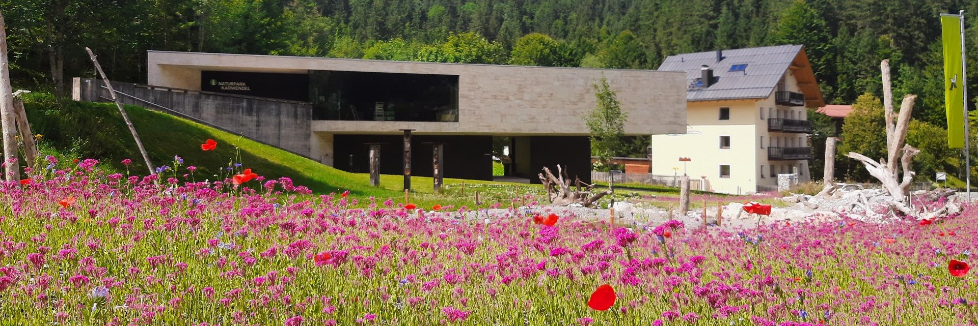 Naturparkhaus Hinterriß mit Außengelände